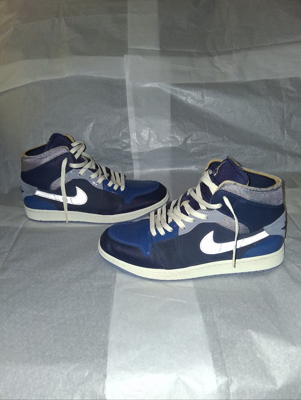 Nike Air Jordan 1 Mid Inside Out, Sneakers Men 11.5